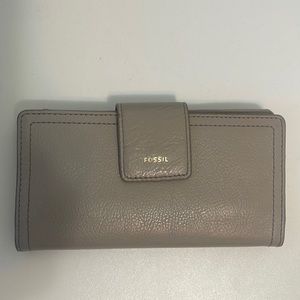 Fossil Tab Clutch